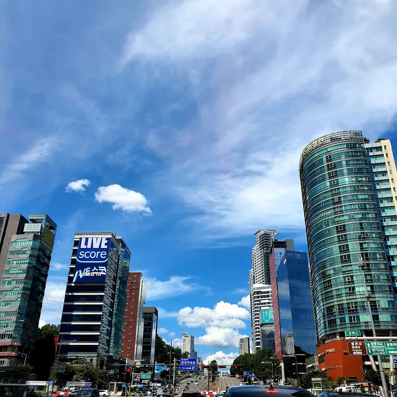 Street-level view of the Gangnam district of Seoul